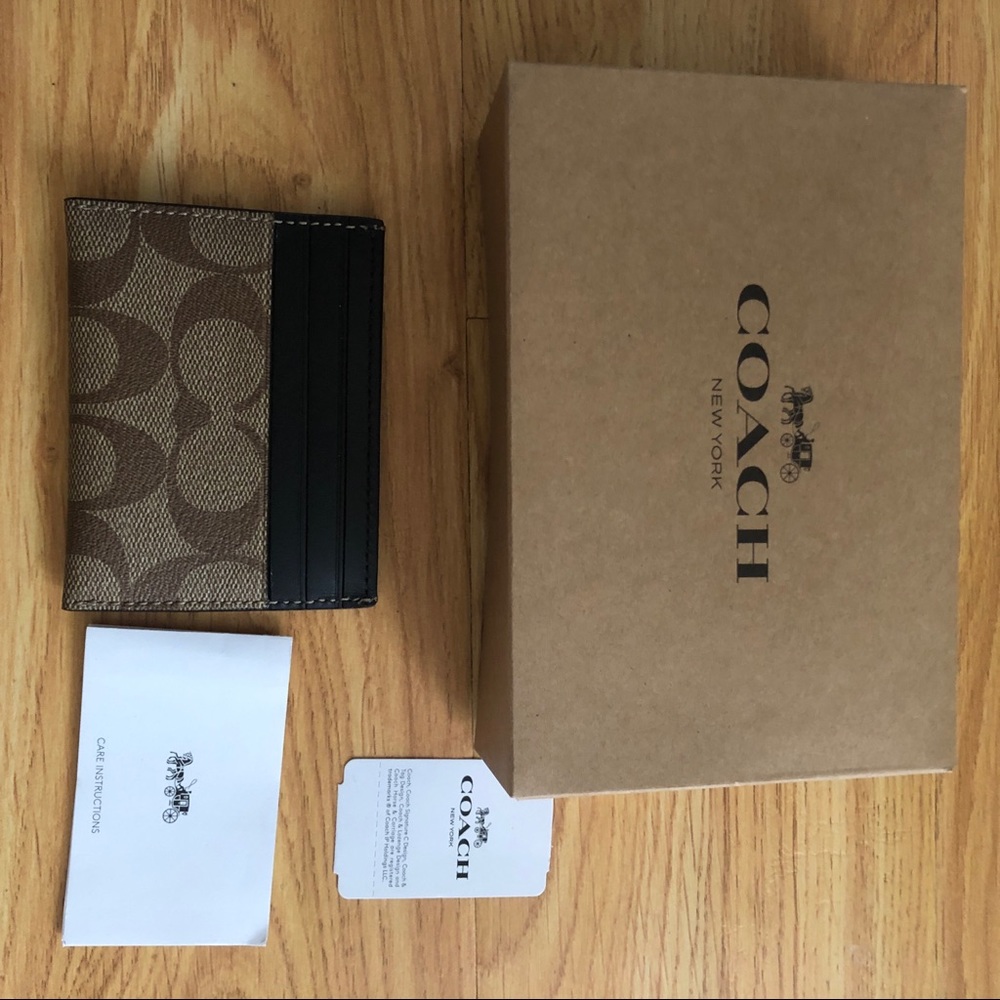 Coach Disney mens card holder - Picture 3 of 3